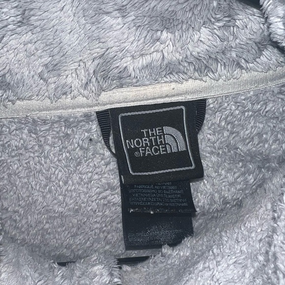Gray fuzzy North Face jacket - Picture 4 of 6